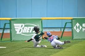 北京队快速反击 周琦顺流直下上篮得手